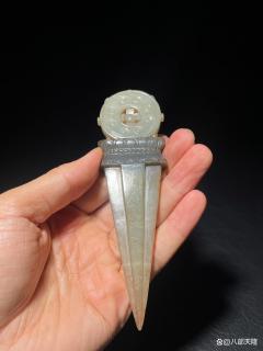 明·和田玉青花法轮法器:墨色晕染间的梵音静美